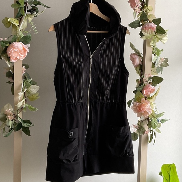 REINA LEE Nina Leonard Black Hooded Vest SIZE M - Picture 3 of 12